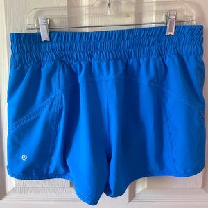 Lulu lemon “tracker lined short 4’”